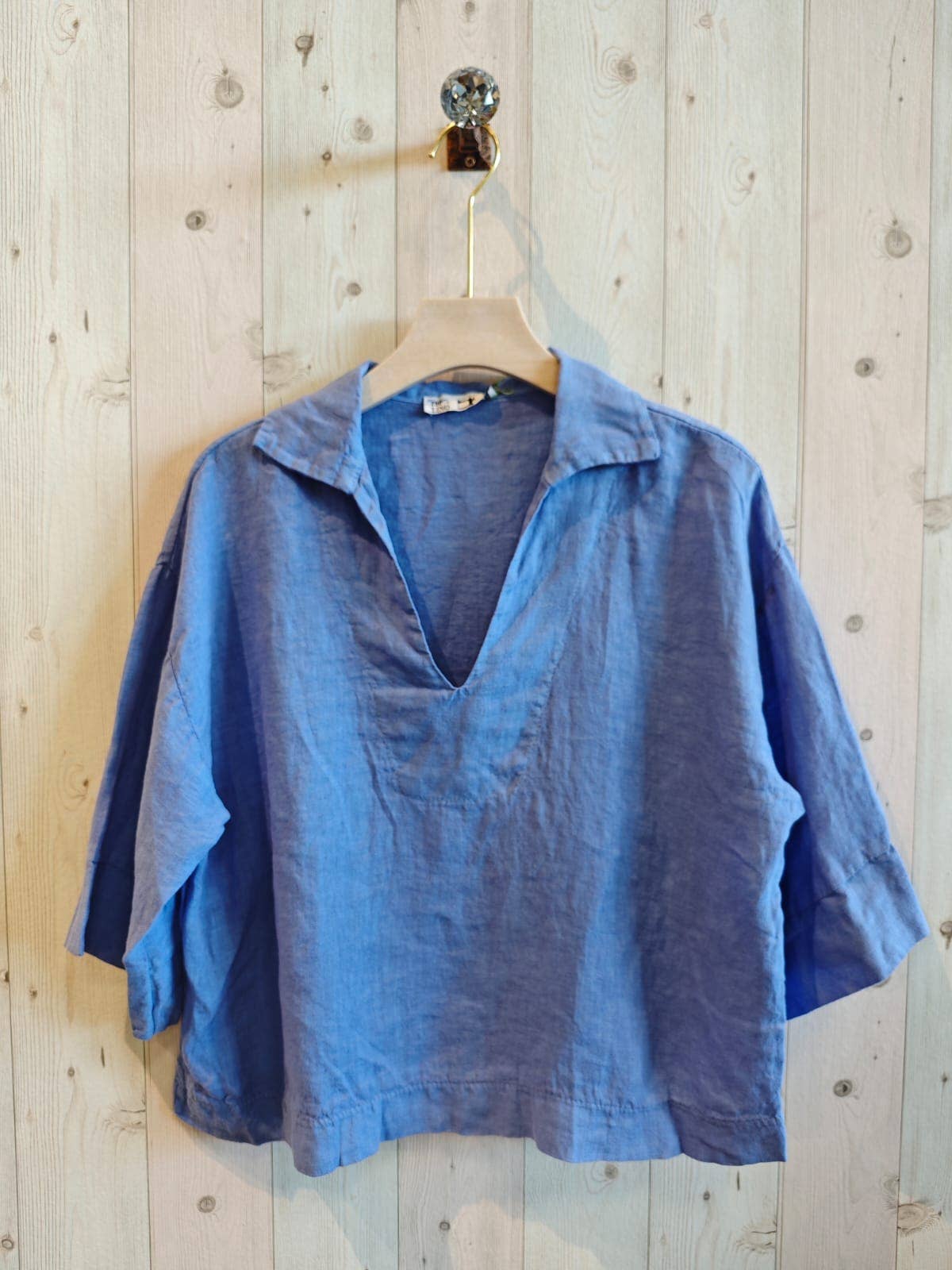 Lockere Bluse Hemdkragen und Ausschnitt 100% LEINEN