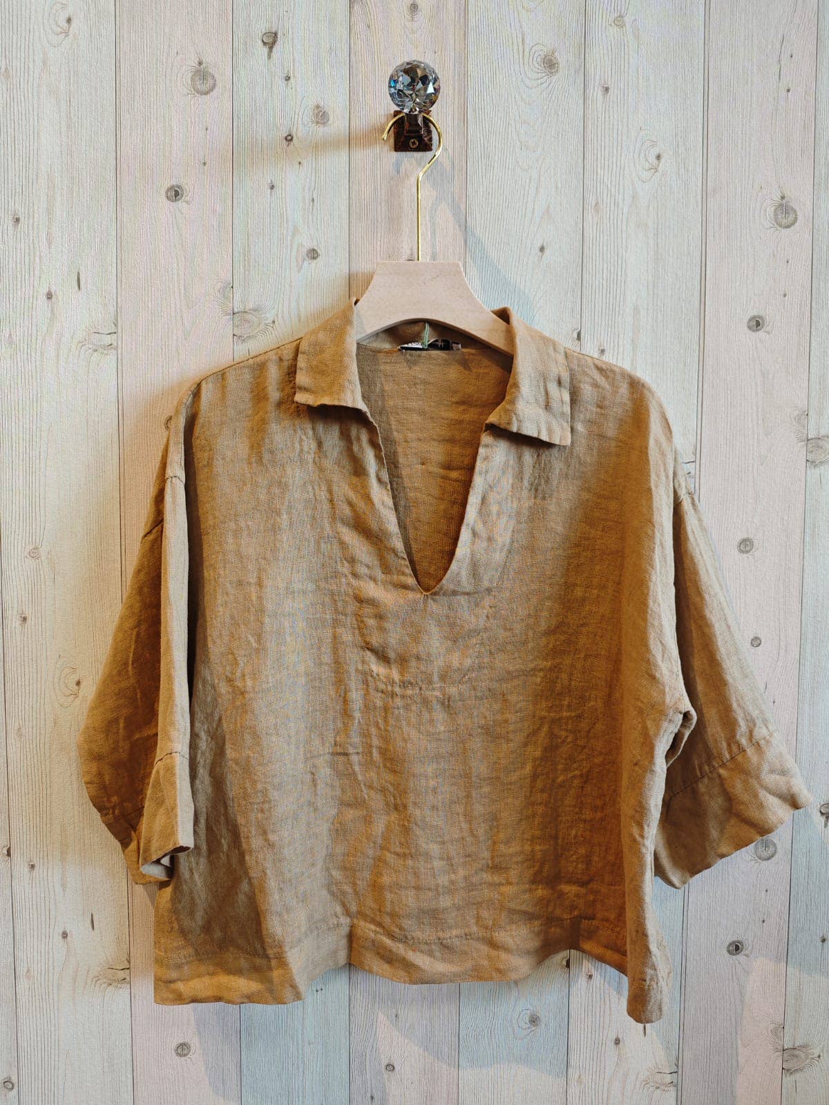 Lockere Bluse Hemdkragen und Ausschnitt 100% LEINEN