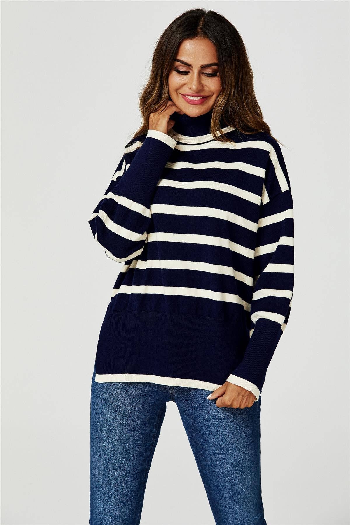 Rollkragenpullover mit Streifenmuster in Marineblau