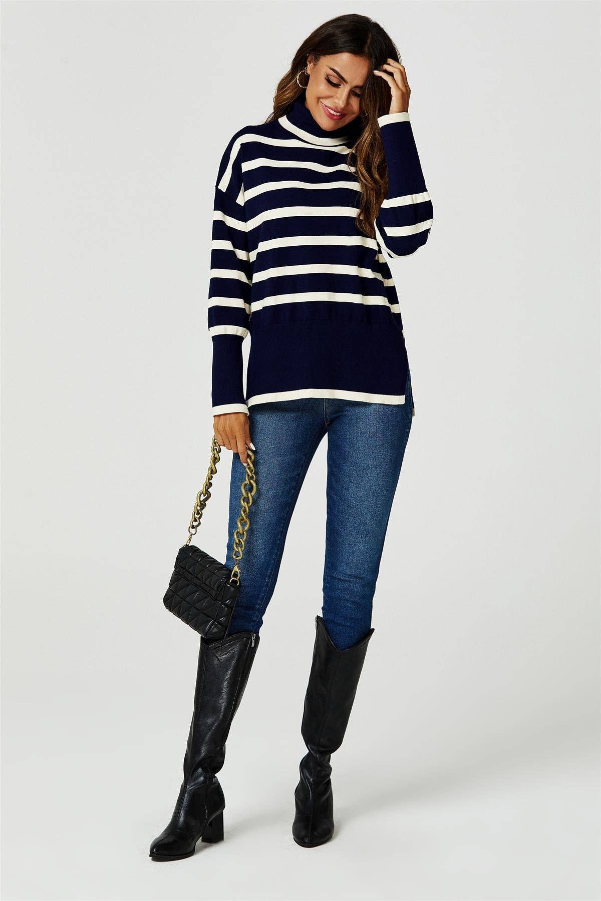 Rollkragenpullover mit Streifenmuster in Marineblau