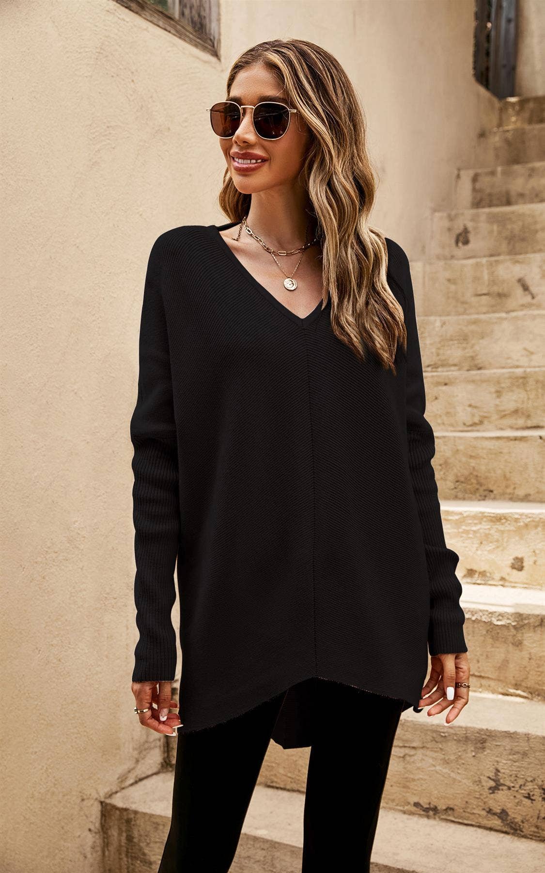 Wendbares V-Ausschnitt-Top mit High-Low-Saum in Schwarz
